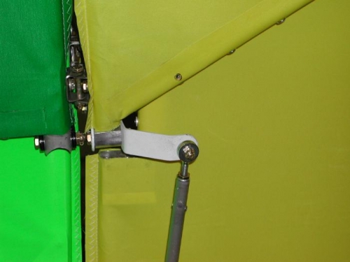 Elevator push rod upper end