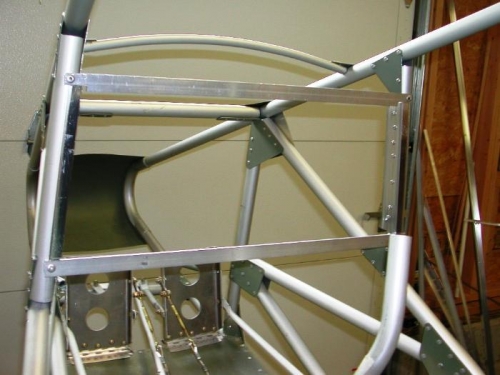 Top and bottom support brackets