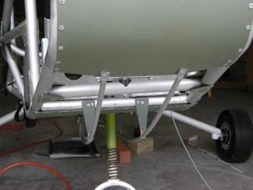 Forward end of belly stringers