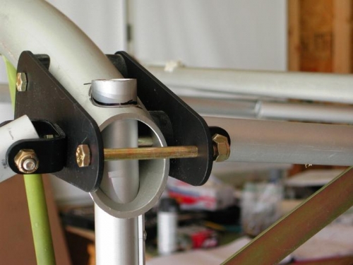 Leading edge wing bolt