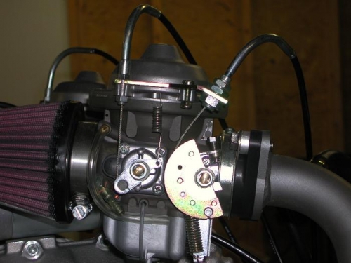 Throttle/choke cables at carburetor