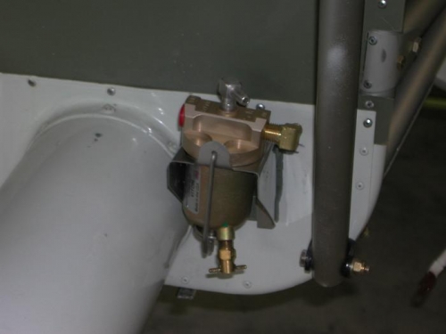 Gascolator mounted on aft bulkhead
