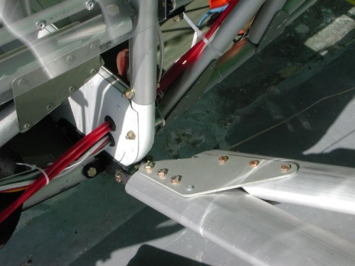 Strut at fuselage connect