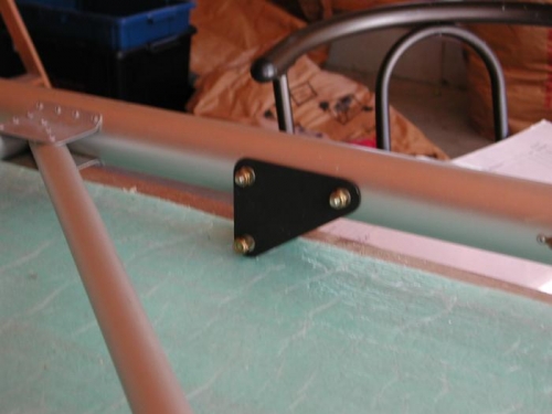 Trailing edge hardware