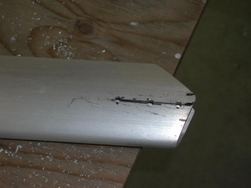 Aft strut reducer mounting holes