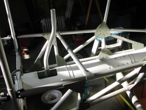 Lower rear seat support cross tube