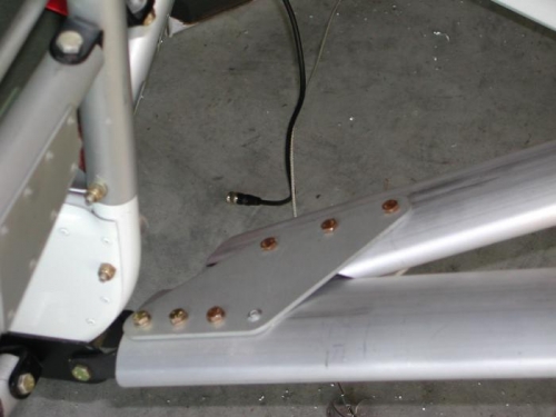 Strut attachment detail/lower