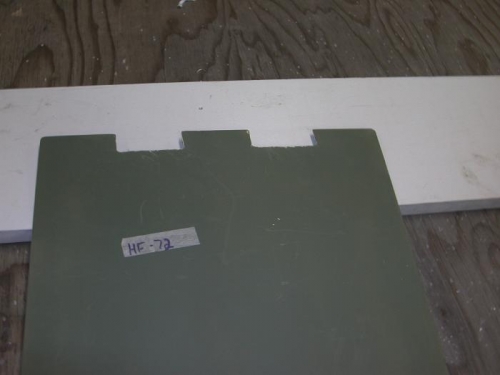 Shoulder harness notches on fwd seat