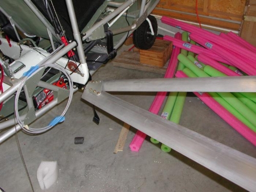 Wing struts fuselage end