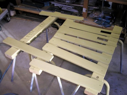 Rear baggage ribs and center spar supports