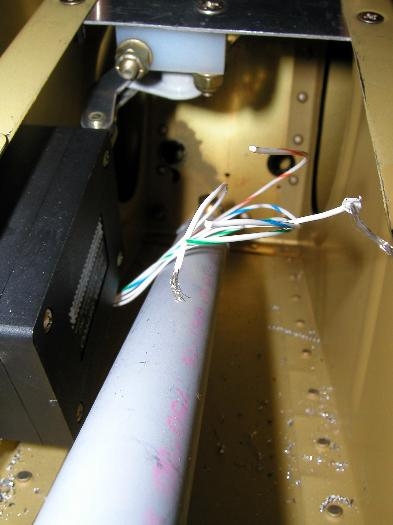 Looking at the linkage between the servo and control bracket