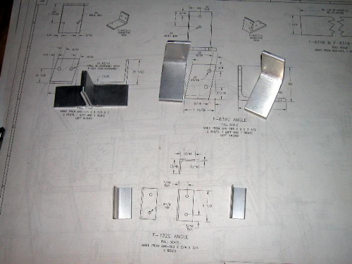 Fuselage support brackets