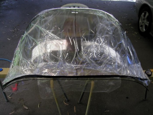 Front view with centre line drawn on canopy