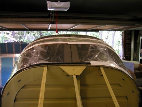 Centre of canopy aligned from the rear