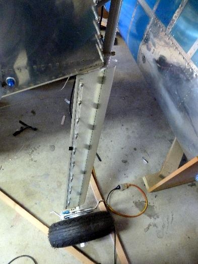 Installing the hinge after cutting the fairing down to the correct length