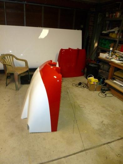 Strip to match fuselage painted on cowl