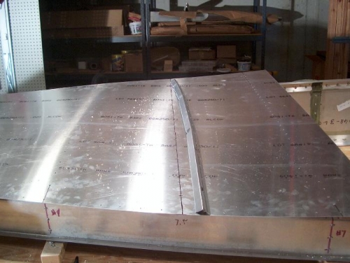 Line and L for false rib at wing locker