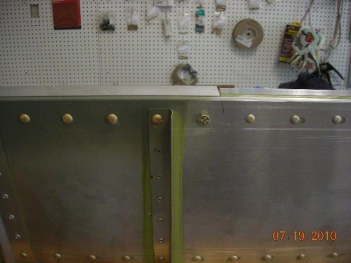 Bolt at end of extrusion with proper torque.