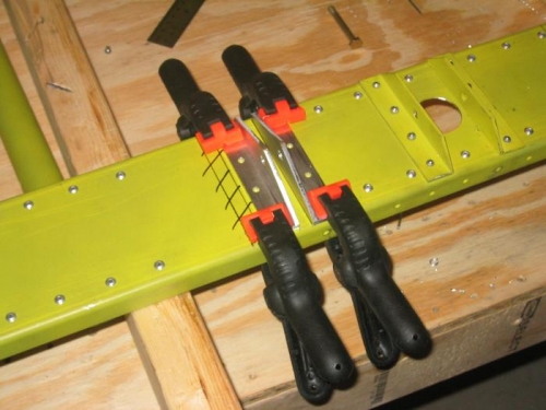 Positioning hinge brackets