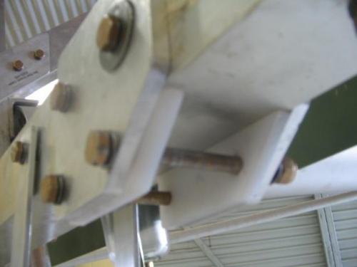 used bolts instead of rivets to retain spacer pads and to stop the spreading of retraction plates