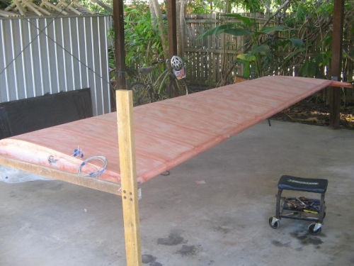 wing in horizontal position