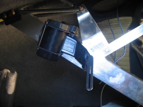 RH belt mounted to diagonal root tube with compression tube fitted on inside of diagonal