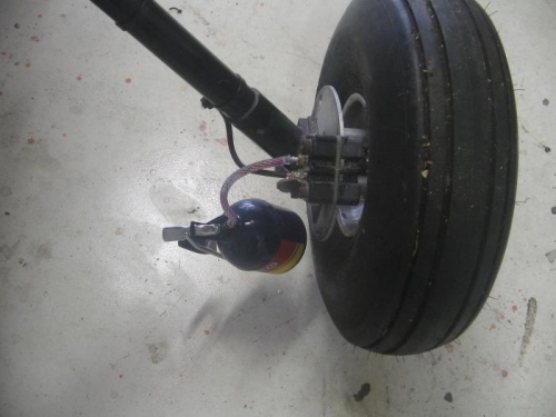 used oil can to pump fluid from caliper to master