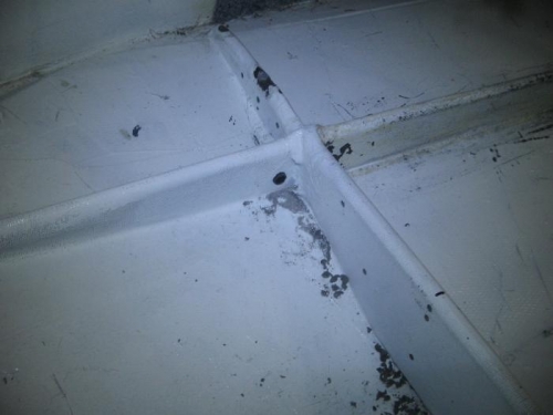 RH stringer drain hole