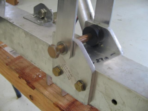 lower retraction plate