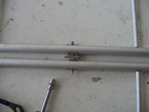 3rd hinge fitted to elevator/stabiliser