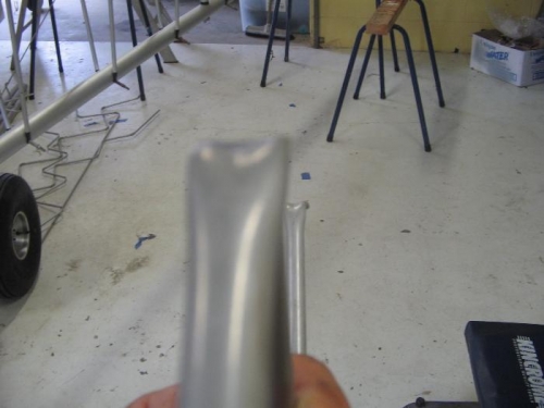 all attach points are shaped to fit snuglyy around the ribs.