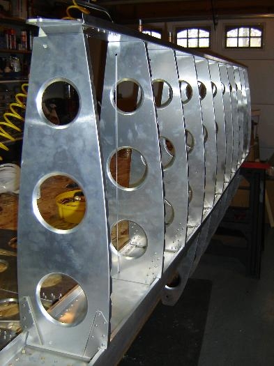 Root rib; the blue line at the top is the wrong measurment.