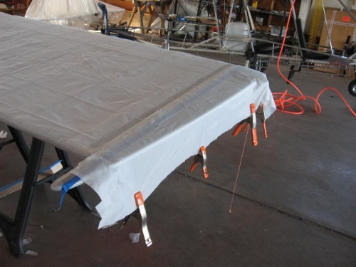 Cutting and glueing the wing tips