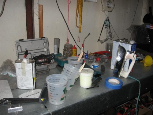 Glue irons and termometers.