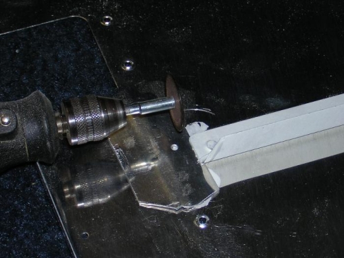 Glueing the TE wedge in place