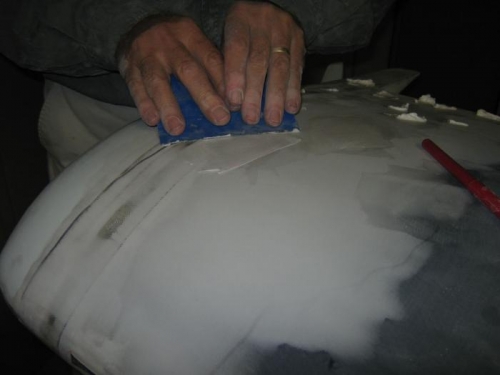 Refilling the wing tip joints