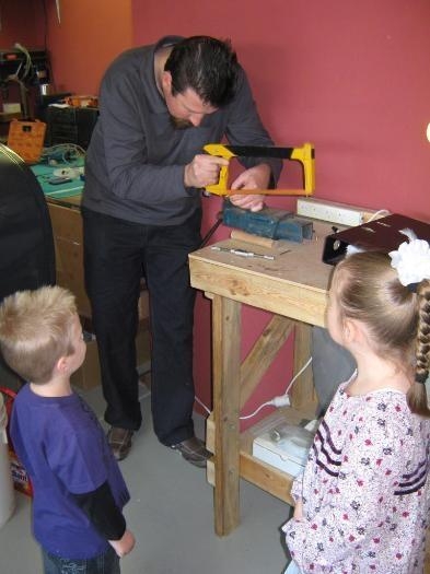 Rodney shortening turnbuckles - with audience ...