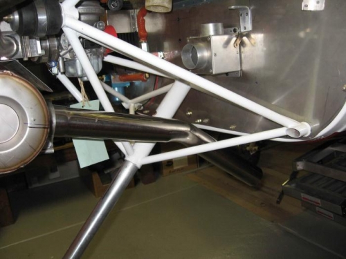 Modified exhaust through engine mount.