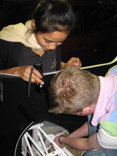 Robert & Thon helping