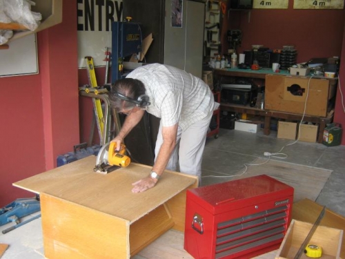 Changing the cupboard to a toolchest stand