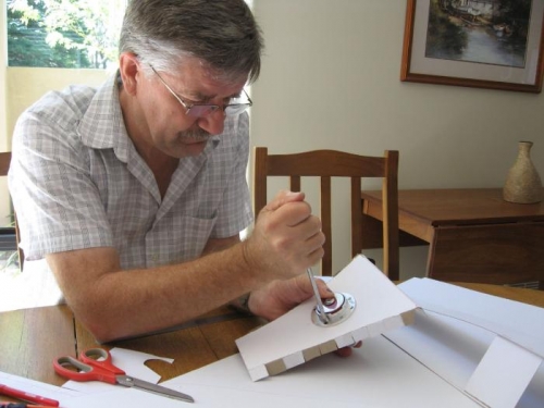 Fitting fuel selector to console