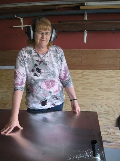 Sheet metal holder type person .......