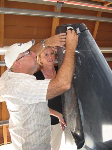 Mark & Andrea transfering measurements from the rudder to the VS.