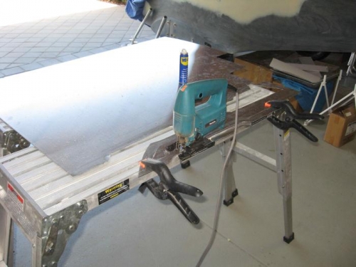 Cutting the 1.5mm alloy sheet with the jigsaw