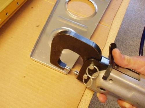 Dimple rib flange that attaches to rear spar