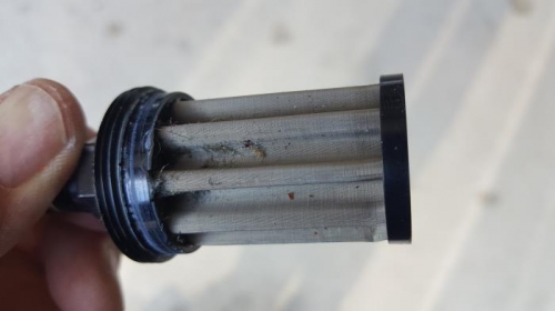 In-Line Fuel Filter depris