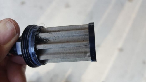 In-Line Fuel Filter depris