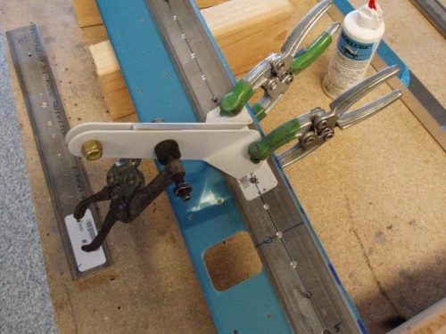 Clamp brackets together