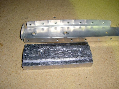 Counterweight and rib