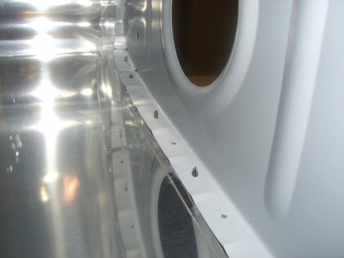 Rivet placement and joint plate